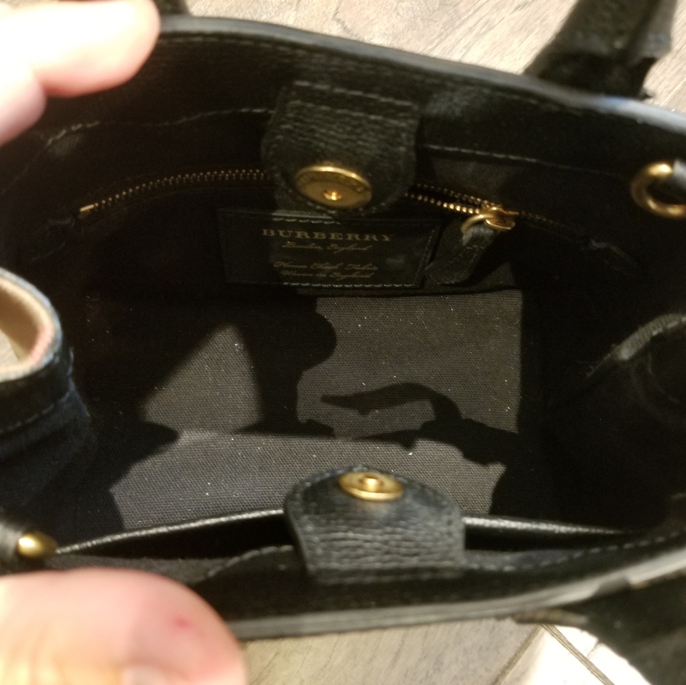 Authentic Burberry black purse - Picture 4 of 8